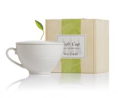 Ceasca pentru ceai "Café" impachetata in cutie de lemn