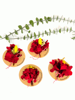 Martisor buchetel flori prezervate cu brosa - mai multe modele