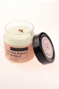 Lumanare parfumata - Noi doi, bujori in obrajori, 220 g