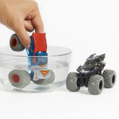 Set masinute - Monster Jam: Batman & Superman Color Change