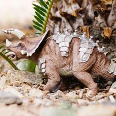 Figurina - Armored Triceratops