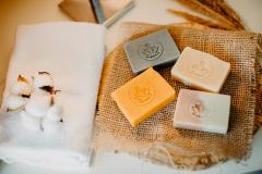 Sapun natural crema - Galbenele si unt de cacao