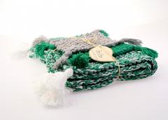 Set 2 suporturi pahare si 2 suporturi farfurii cu ciucuri, tricotate manual