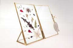 Rama metalica cu sticla, cu suport, decorata