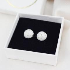 Cercei butoni din portelan - Puncte De Aur (EAR-3009)