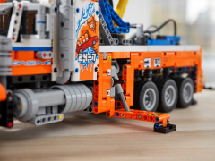 LEGO Technic - Heavy Duty Tow Truck (42128)