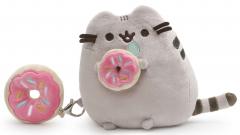 Jucarie plus - Pusheen cu breloc gogoasa