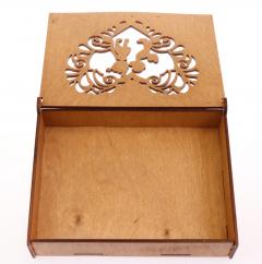 Cutie lemn - Baiat + fata, vopsita 16x12.5x3.5cm