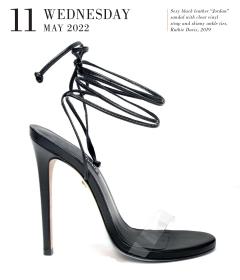 Calendar 2022 - Page-A-Day Gallery Calendar: Shoes