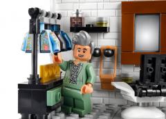 LEGO Creator Expert - Queer Eye: The Fab 5 Loft (10291)