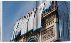 Christo and Jeanne-Claude. L'Arc de Triomphe, Wrapped