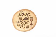 Suport pentru pahare din lemn reciclat - "Love the wine you're with"