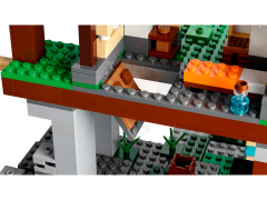 LEGO Minecraft - The Training Grounds (21183)