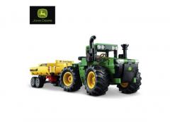 LEGO Technic - John Deere Tractor (42136)