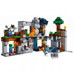 LEGO Minecraft - Aventurile din Bedrock (21147)