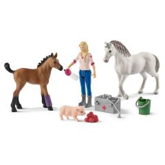 Set figurine - Vet visiting mare and foal