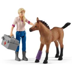 Set figurine - Vet visiting mare and foal