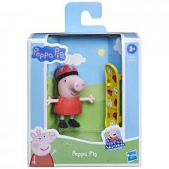 Figurina - Peppa Pig cu skateboard 