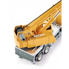 Camion cu macara telescopica