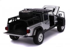 Masinuta Metalica - Jeep Gladiator, scara 1:24