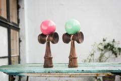 Joc de indemanare - Kendama - Krom Deluxe V3 Walnut W. Pink Krom
