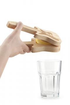 Storcator de fructe in forma de chitara