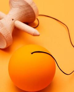 Joc de indemanare -  Krom Kendama - Pop Orange