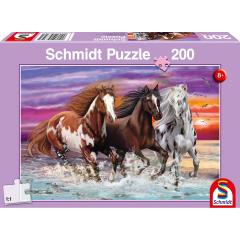 Puzzle 200 piese - Trio of Wild Horses