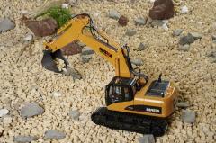 Jucarie - Excavator cu radiocomanda, scara 1:16