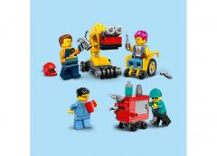 LEGO City - Custom Car Garage (60389)