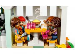 LEGO Friends  41730 - Casa lui Autumn, 853 piese