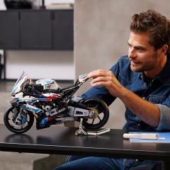 LEGO 42130 - Technic  - BMW M 1000 RR, 1920 piese