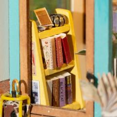 Set de constructie - Miniature Dollhouse - Free Time Bookshop