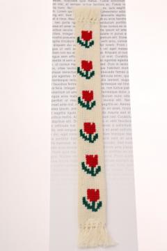 Semn de carte cusut manual - Flori rosii