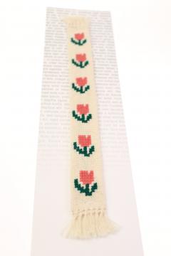 Semn de carte cusut manual - Flori orange