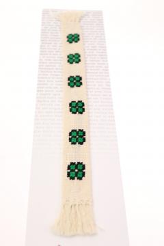 Semn de carte cusut manual - Model trifoi