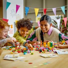 LEGO Classic - Creative Party Box (11029)