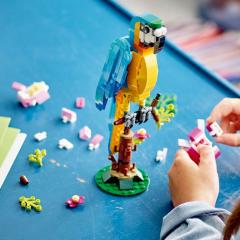 LEGO Creator - Exotic Parrot (31136)