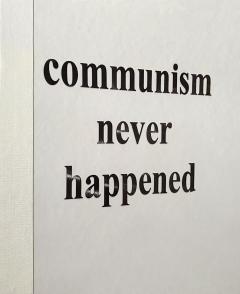 Coperta cărții: Communism Never Happened - eleseries.com