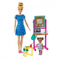 Set mobilier cu papusa Barbie blonda