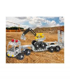 Camion cu remorca si excavator