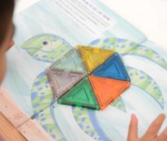 Magblox - Carte cu activitati pentru seturile magnetice de constructie