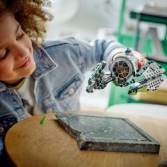 LEGO Star Wars - Jedi Starfighter al lui Yoda (75360)