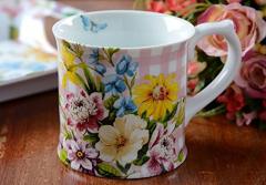 Cana portelan - Tankard English Garden Pink Creative Tops