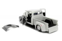 Set masinuta cu figurina  - Guile si Ford F-100 1956
