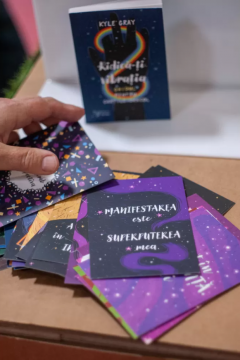 Ridica-ti vibratia. Set ghid + carti oracol