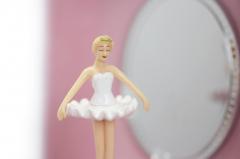 Cutie muzicala - Balerina Roz