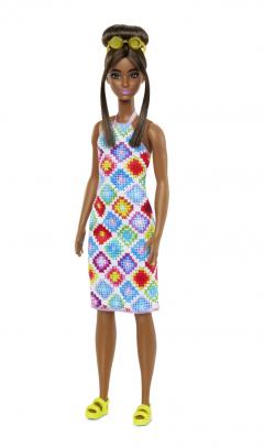 Papusa - Barbie Fashionistas - Satena cu ochelari de soare galbeni