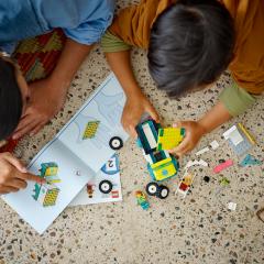 Lego City - Ambulanta de urgenta si snowboarder (60403)