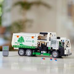 Lego Technic - Camion de gunoi Mack LR Electric (42167)